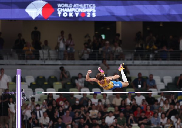 永華证券 杜普兰蒂斯第14次改写世界纪录！解密撑杆跳的“厘米学”